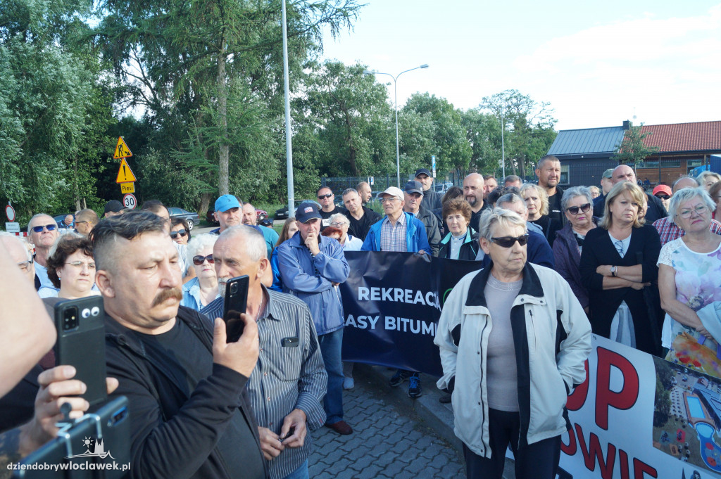 Protest mieszkańców na ul. Płockiej