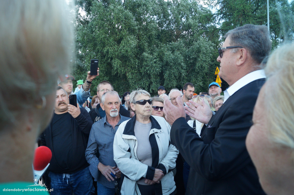 Protest mieszkańców na ul. Płockiej
