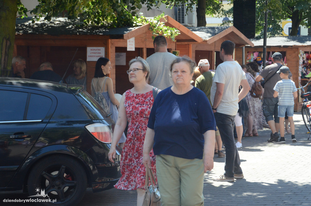 Na ul. 3 Maja trwa Jarmark Włocławski 2022