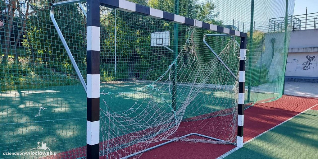 Dewastacja boiska SP 23