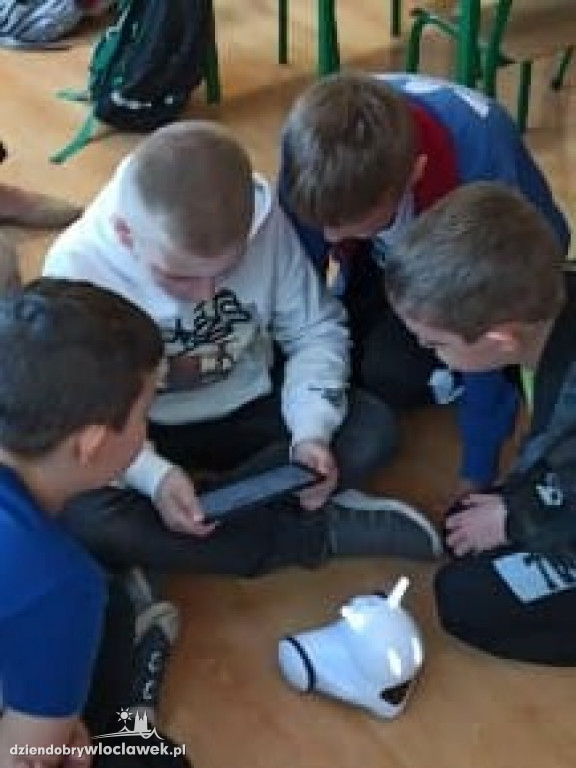 Kodowanie, programowanie i arytmetyka z robotami