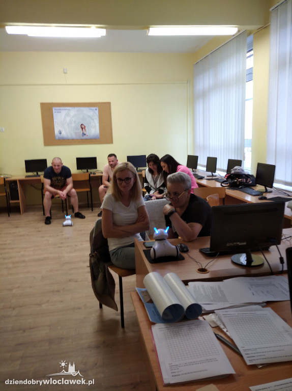 Kodowanie, programowanie i arytmetyka z robotami