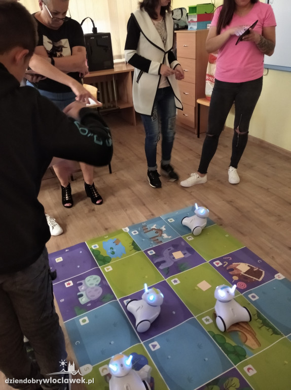 Kodowanie, programowanie i arytmetyka z robotami