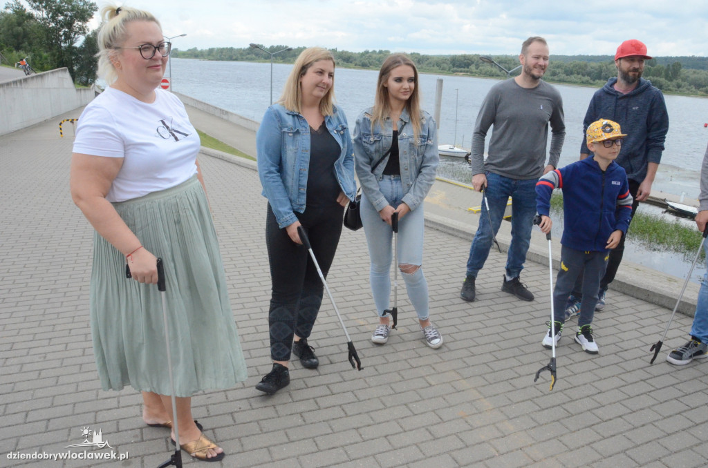 Wolontariusze sprzątali brzeg Wisły