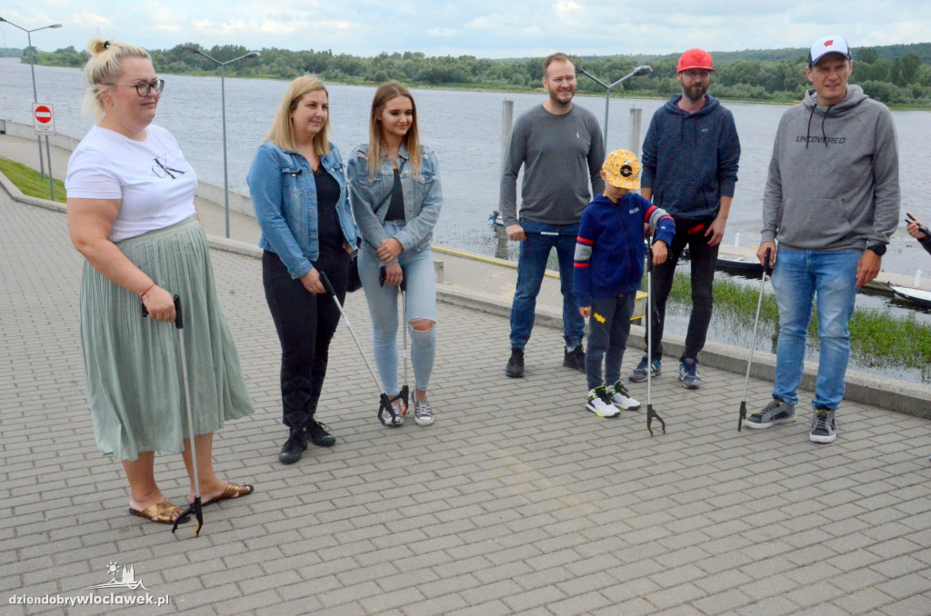 Wolontariusze sprzątali brzeg Wisły