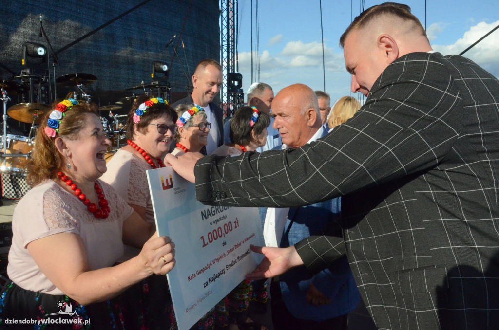 Koła gospodyń wiejskich na Święcie Powiatu Włocławskiego