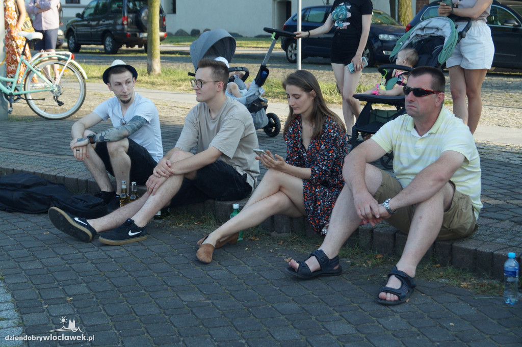 Koncert plenerowy na bulwarach