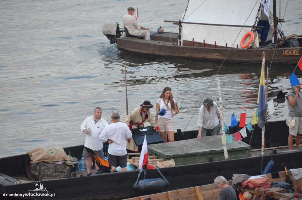 Nastrojowa parada festiwalowych statków