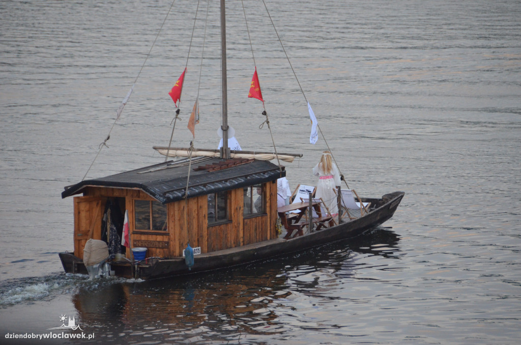 Nastrojowa parada festiwalowych statków