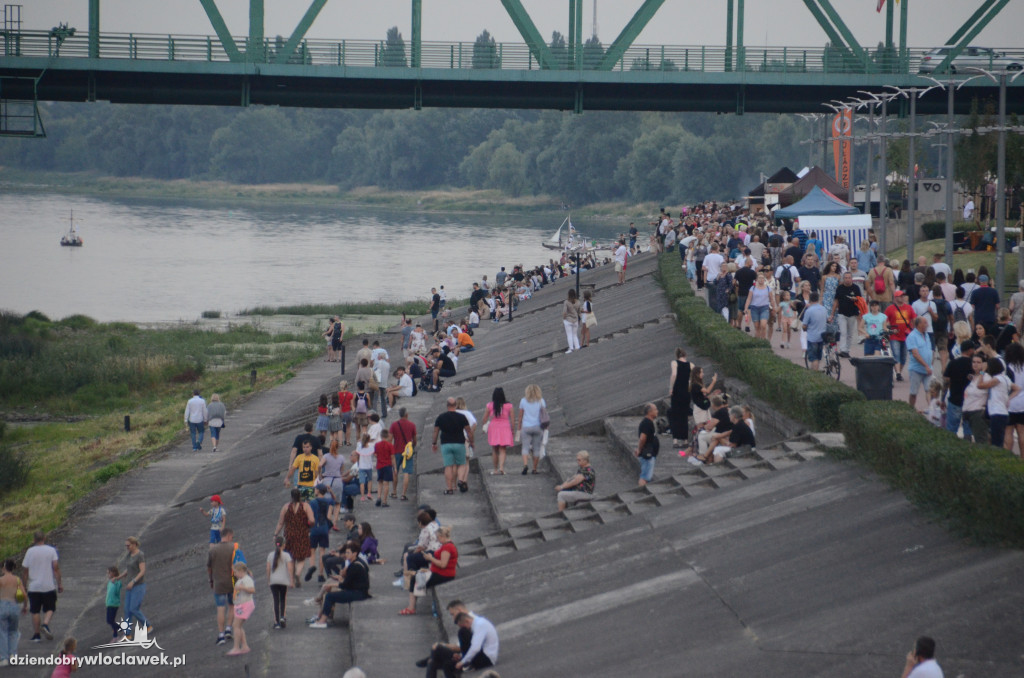 Nastrojowa parada festiwalowych statków
