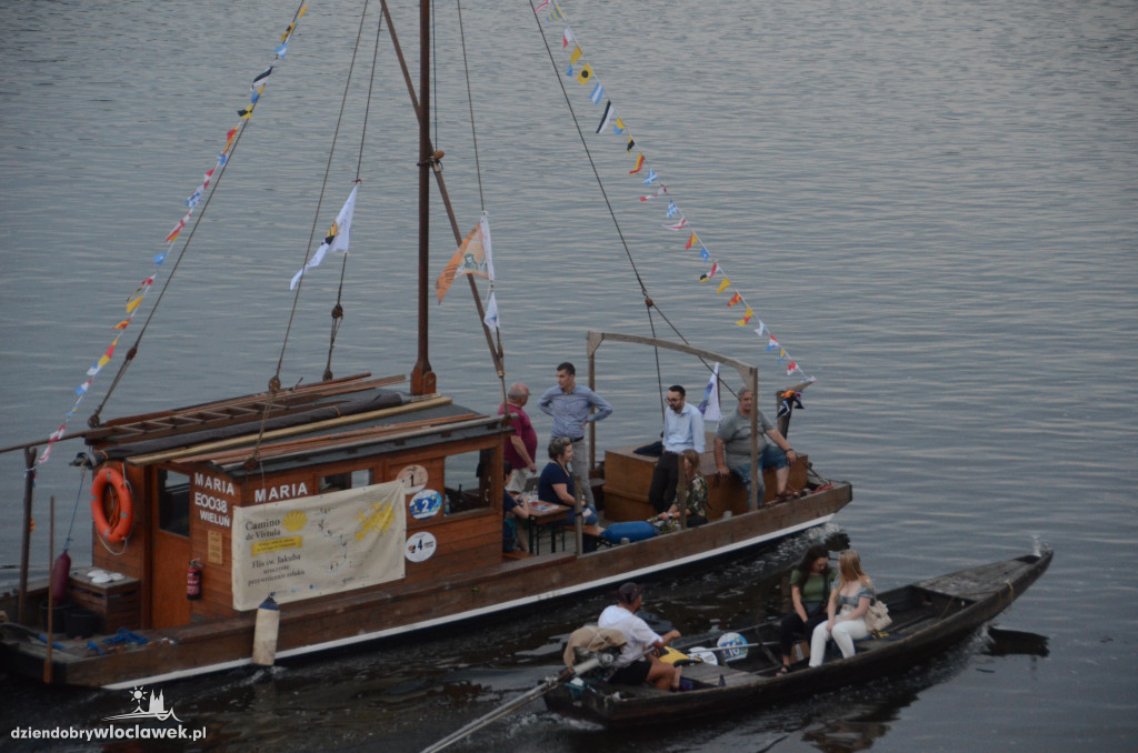 Nastrojowa parada festiwalowych statków