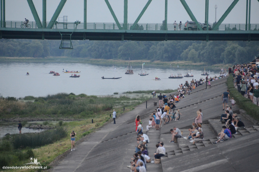 Nastrojowa parada festiwalowych statków