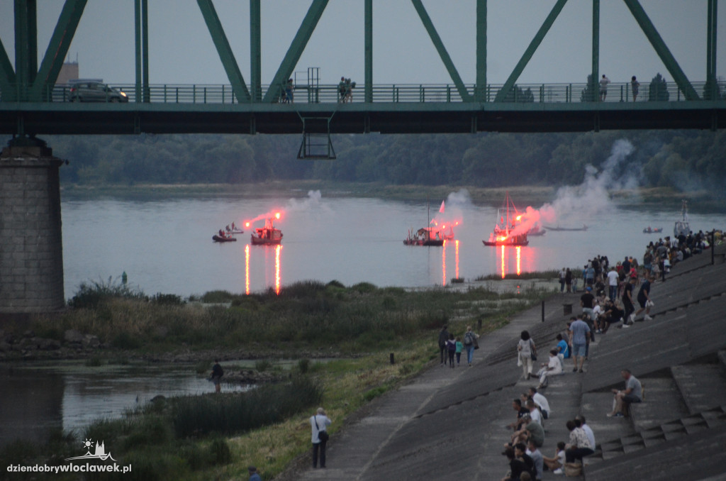 Nastrojowa parada festiwalowych statków