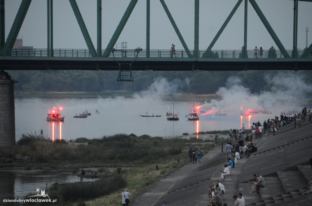 Nastrojowa parada festiwalowych statków