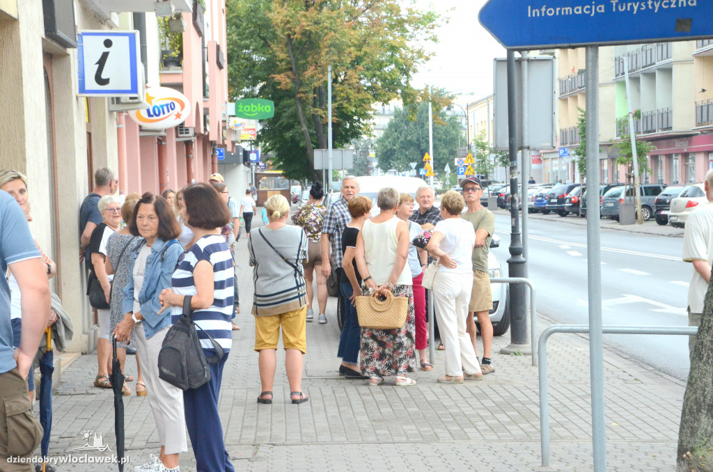 Spacerek z przewodnikiem: Katedra