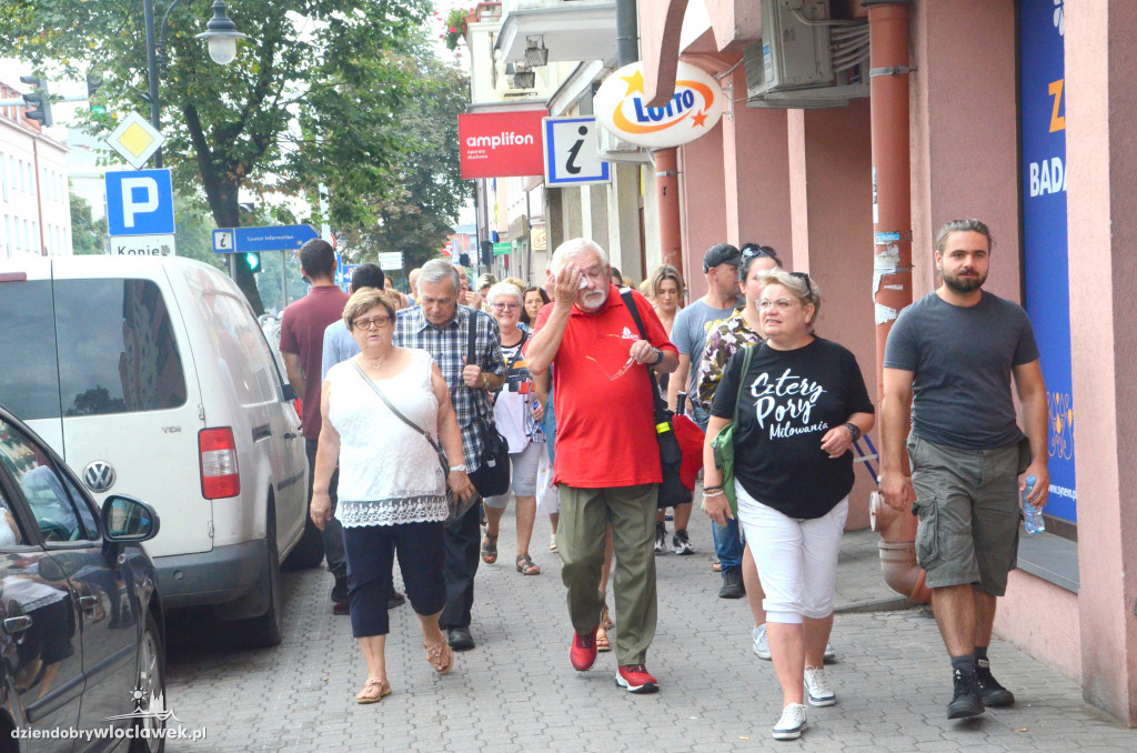 Spacerek z przewodnikiem: Katedra