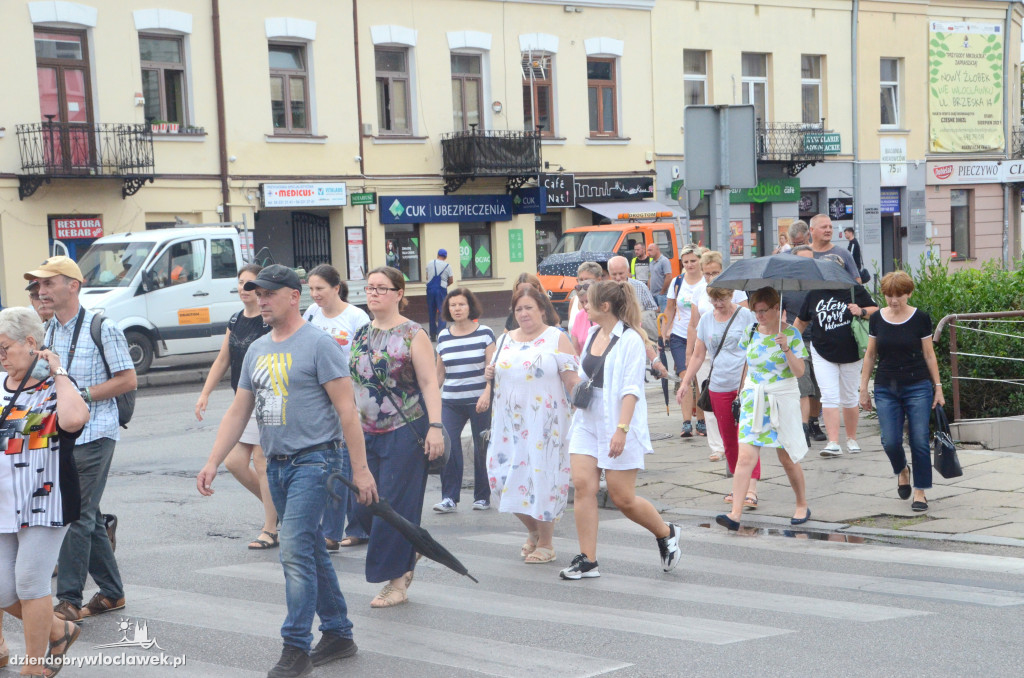 Spacerek z przewodnikiem: Katedra