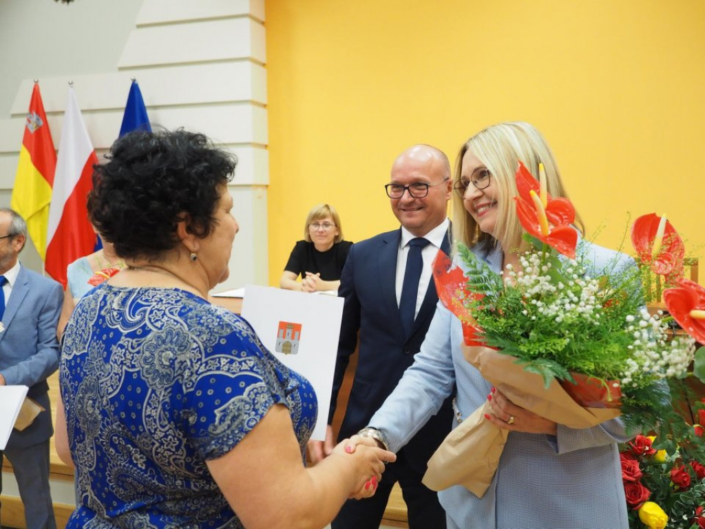 Ratusz pożegnał dyrektorów kilku szkół