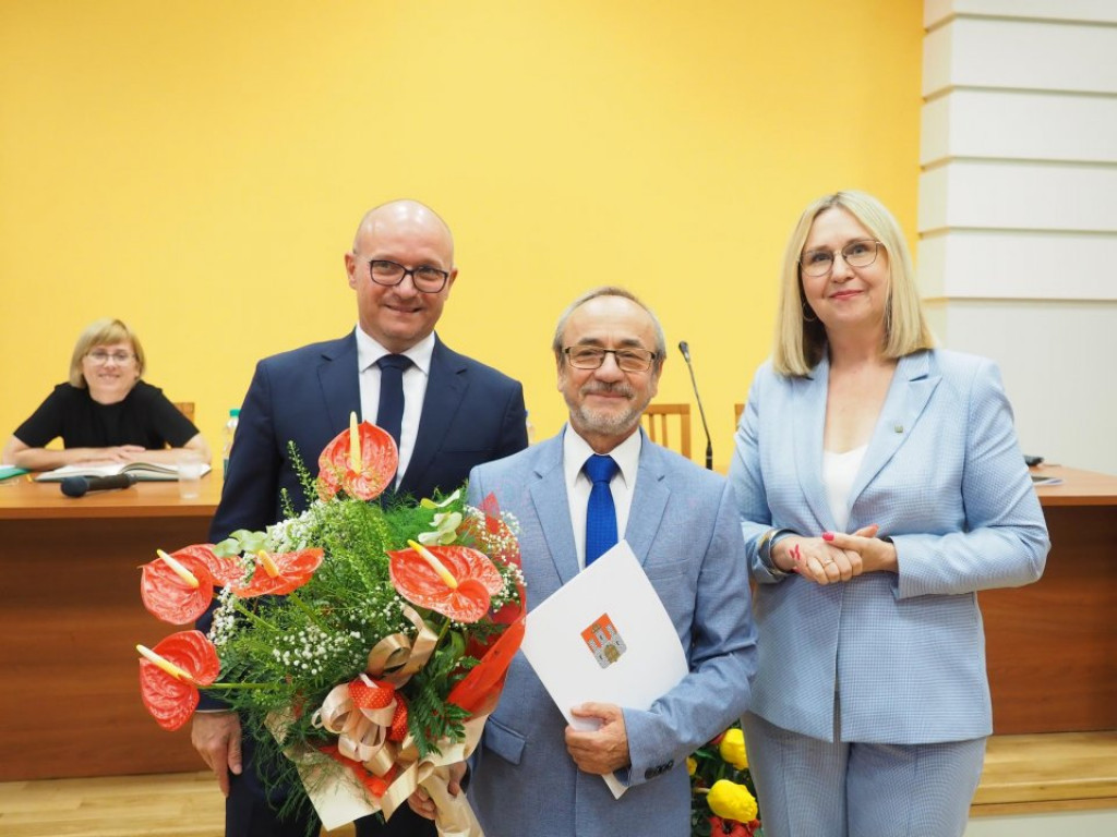 Ratusz pożegnał dyrektorów kilku szkół