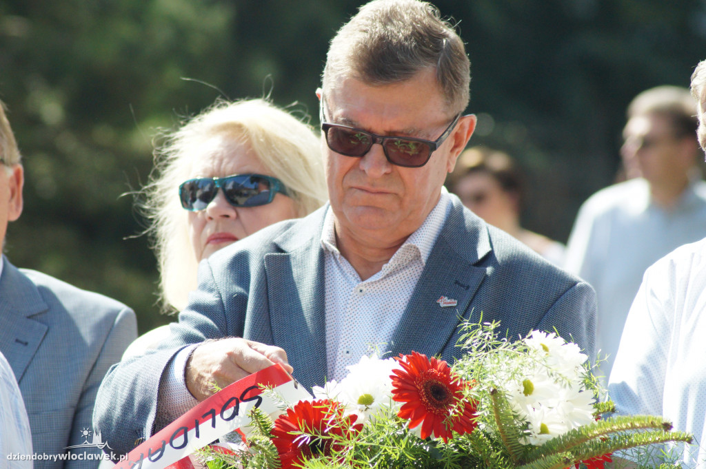 Dożynki Wojewódzkie: odsłonięcie pomnika