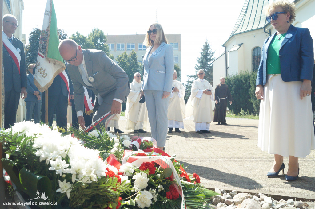 Dożynki Wojewódzkie: odsłonięcie pomnika