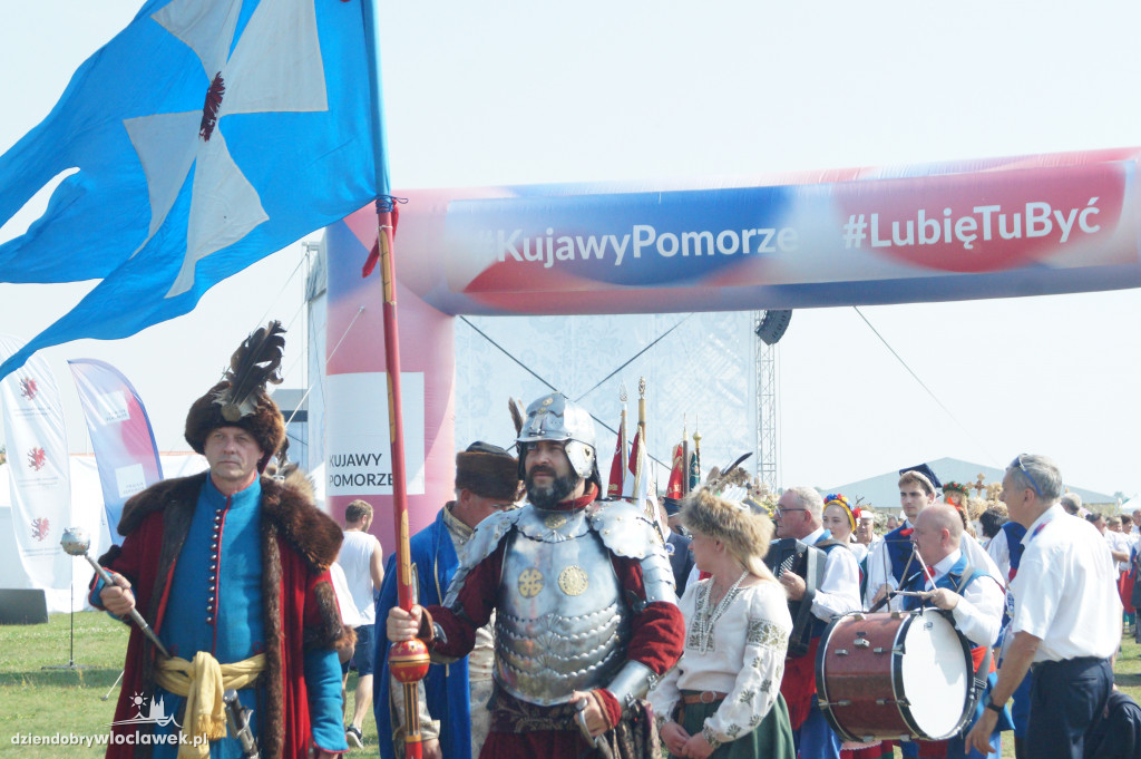 Korowód dożynkowy w Kruszynie