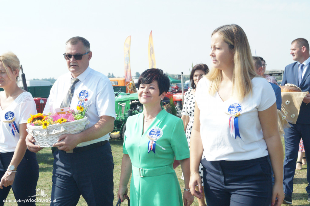 Korowód dożynkowy w Kruszynie