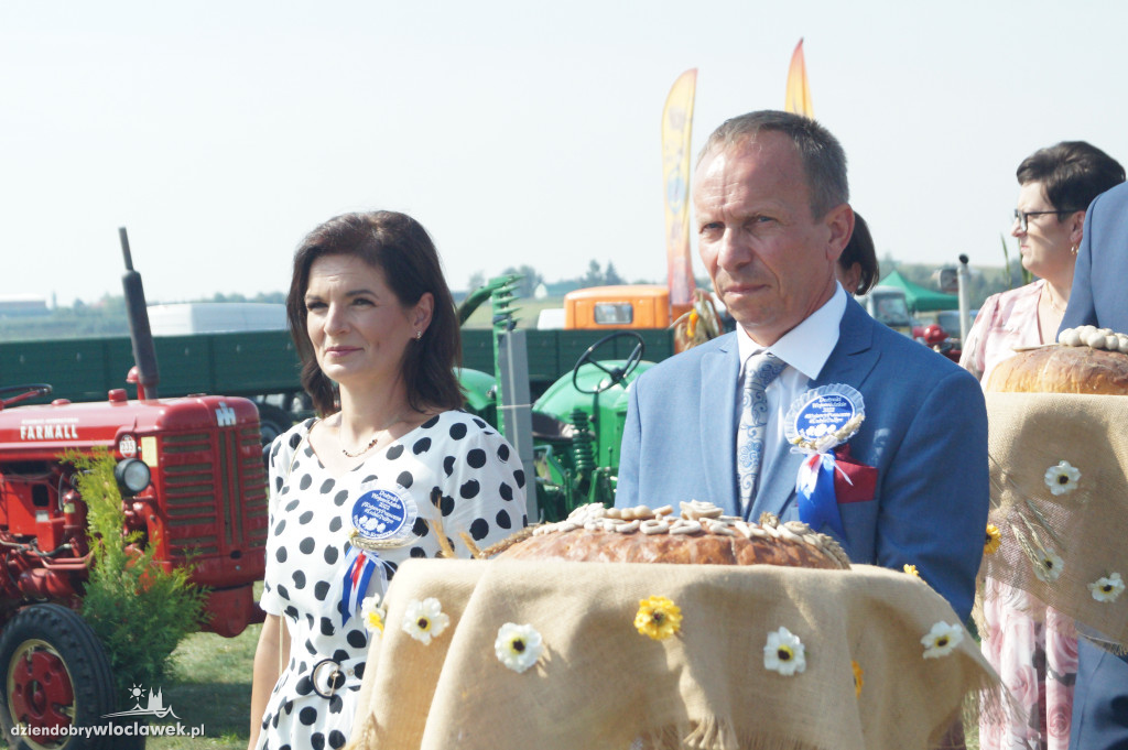Korowód dożynkowy w Kruszynie