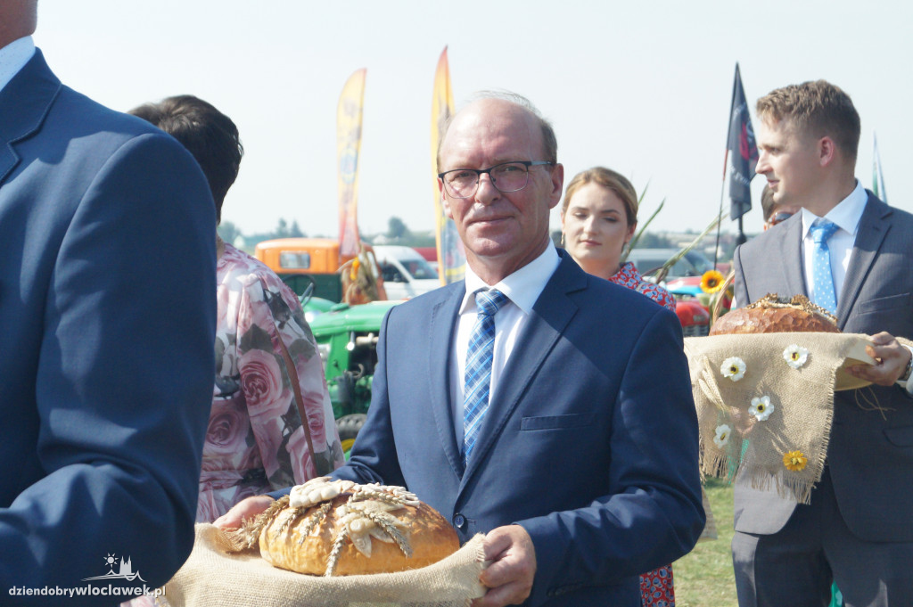 Korowód dożynkowy w Kruszynie