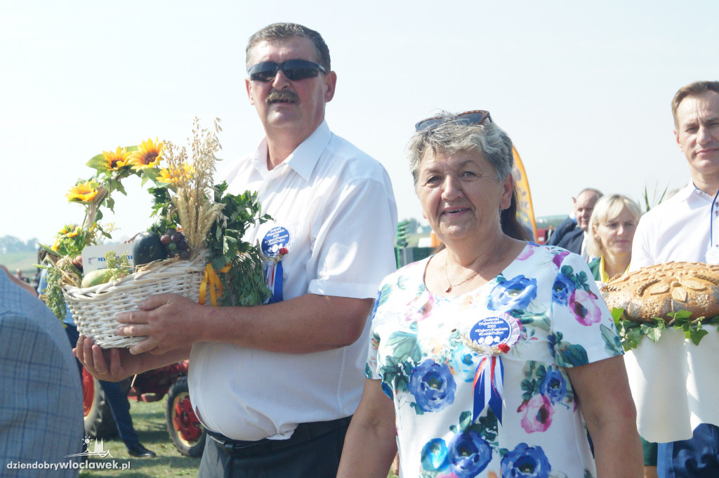 Korowód dożynkowy w Kruszynie