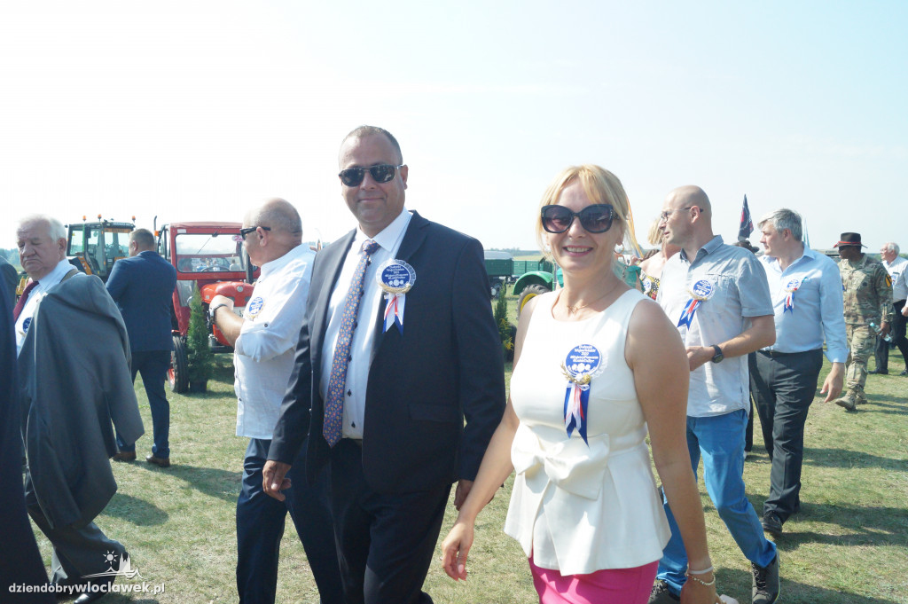Korowód dożynkowy w Kruszynie