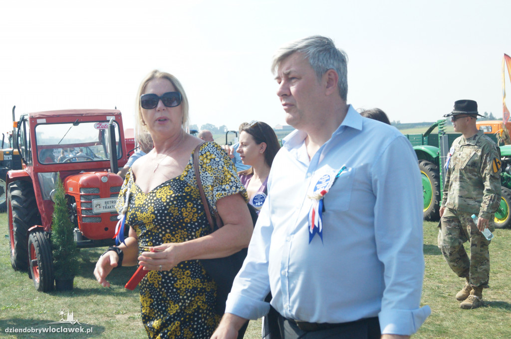 Korowód dożynkowy w Kruszynie