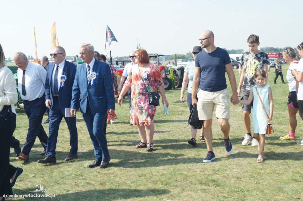 Korowód dożynkowy w Kruszynie