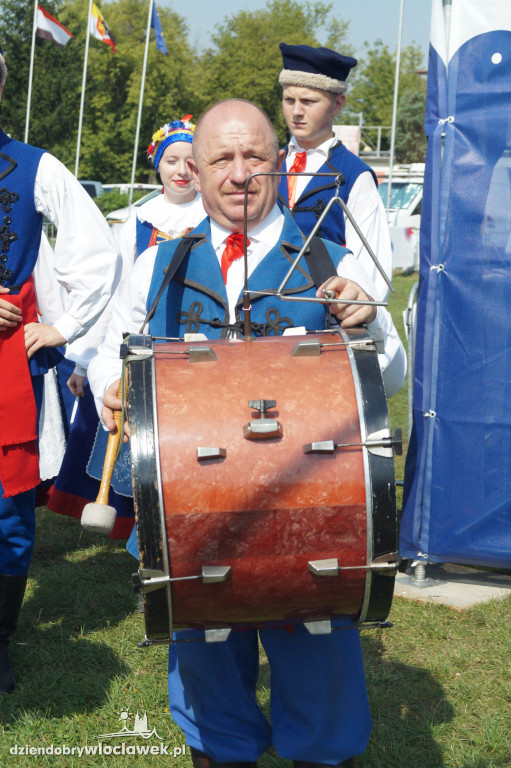 Korowód dożynkowy w Kruszynie
