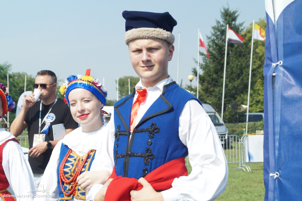 Korowód dożynkowy w Kruszynie