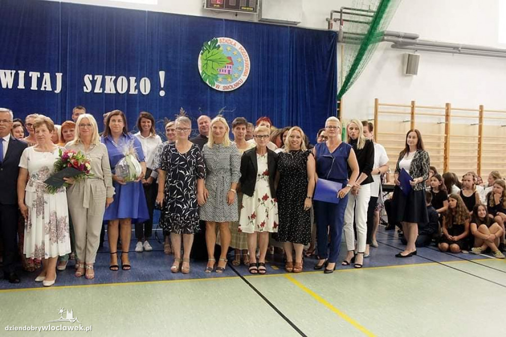 Rozpoczęcie roku w szkole w Smólniku