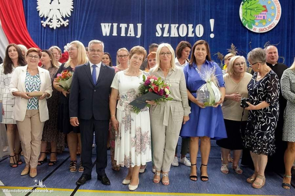 Rozpoczęcie roku w szkole w Smólniku