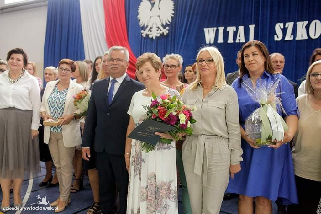 Rozpoczęcie roku w szkole w Smólniku