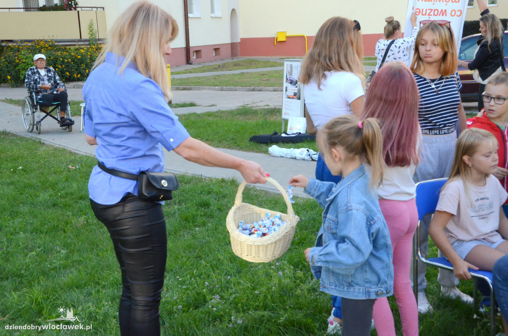 Gry, taniec i występ Łęgowian. Dzień Sąsiada na Płockiej