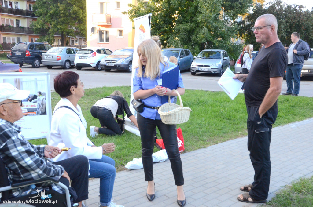 Gry, taniec i występ Łęgowian. Dzień Sąsiada na Płockiej