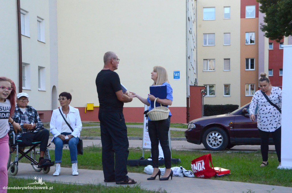Gry, taniec i występ Łęgowian. Dzień Sąsiada na Płockiej