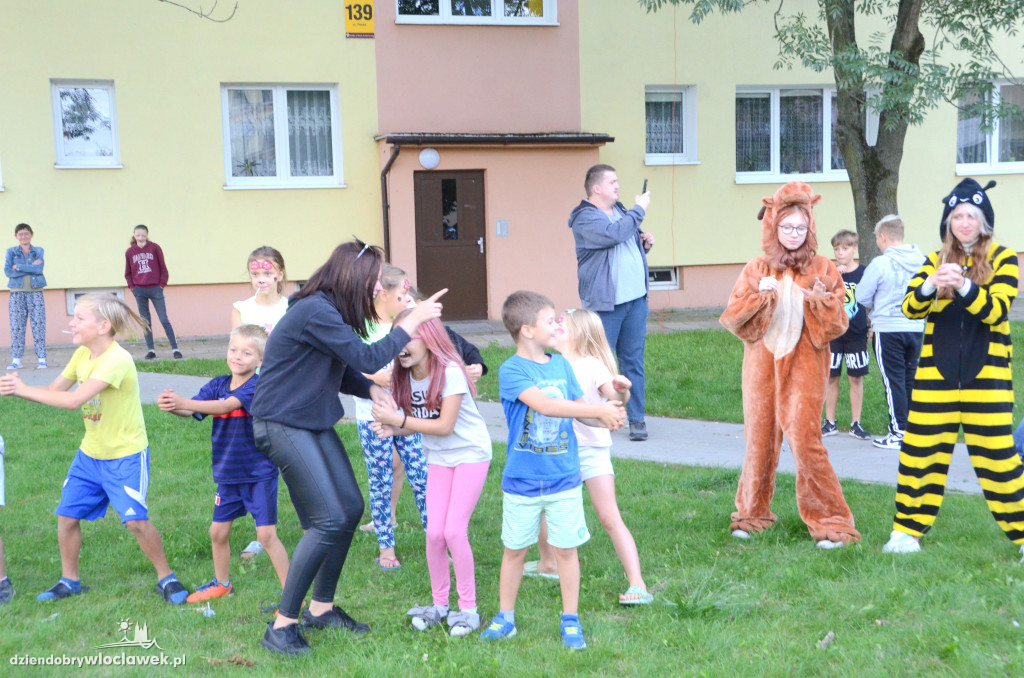 Gry, taniec i występ Łęgowian. Dzień Sąsiada na Płockiej