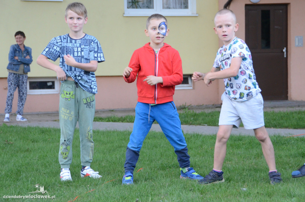 Gry, taniec i występ Łęgowian. Dzień Sąsiada na Płockiej