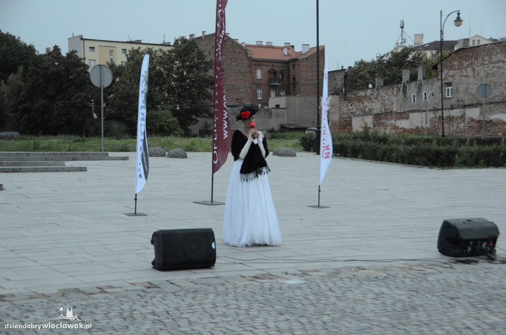 `Operetka na WYNOS` na starym Rynku