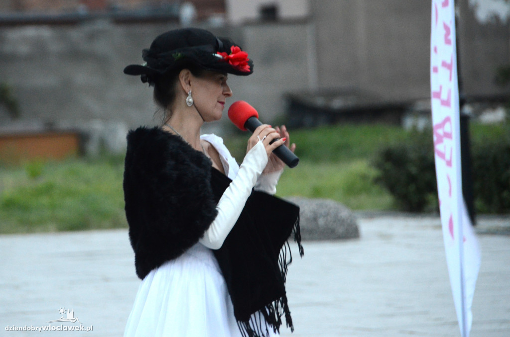 `Operetka na WYNOS` na starym Rynku