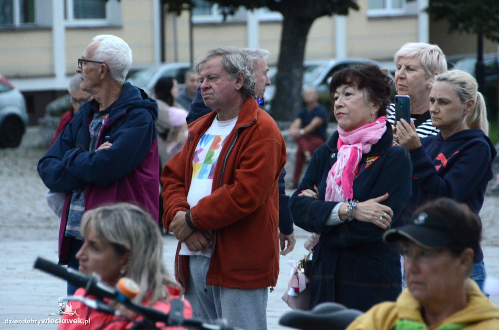 `Operetka na WYNOS` na starym Rynku
