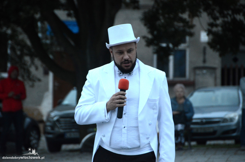 `Operetka na WYNOS` na starym Rynku