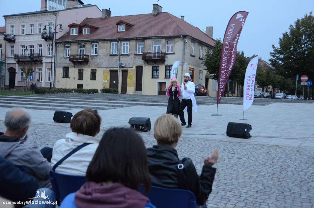 `Operetka na WYNOS` na starym Rynku