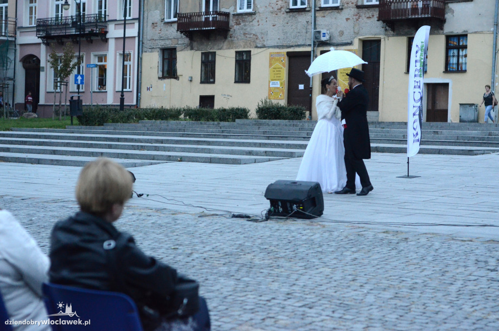 `Operetka na WYNOS` na starym Rynku