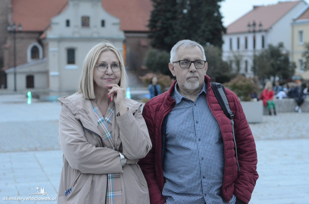`Operetka na WYNOS` na starym Rynku